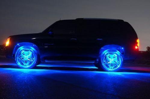 синяя подсветка автомобиля