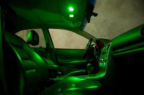 зеленая светодиодная подсветка для автомобиля